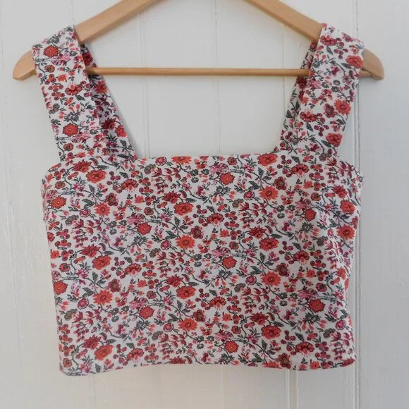 🦌 Abercrombie & Fitch Floral Cropped Smocked Tank Size M - Picture 1 of 15